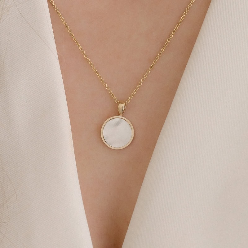 Mother-of-Pearl Circular Necklace